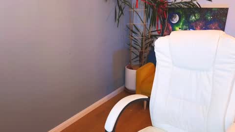 Snapshot of darkmoon____ chatting on 12/02/24, 11:45 darkmoon____ online show from 12/02/24, 11:45