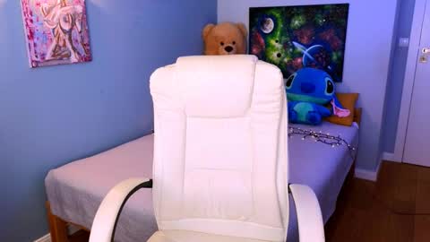 Snapshot of darkmoon____ chatting on 10/22/25, 02:06 darkmoon____ online show from 10/22/25, 02:06