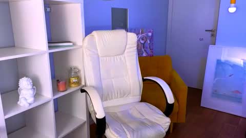 Snapshot of darkmoon____ chatting on 11/29/25, 04:43 darkmoon____ online show from 11/29/25, 04:43