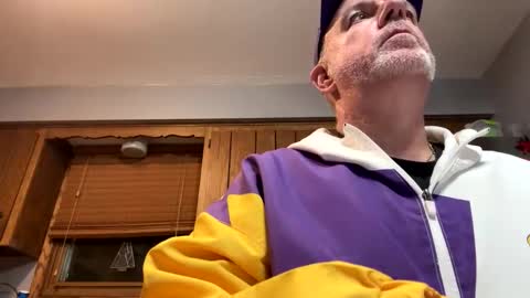 darknite083072 online show from 11/07/25, 02:00