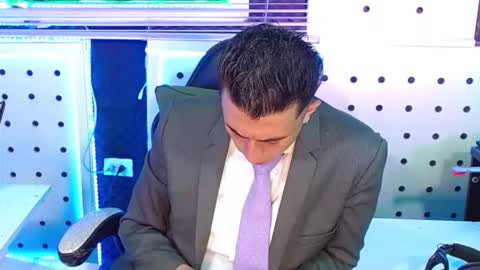 DARKO0717 online show from 12/16/25, 12:54