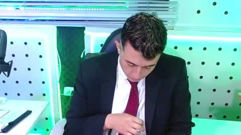 DARKO0717 online show from 12/19/25, 08:16