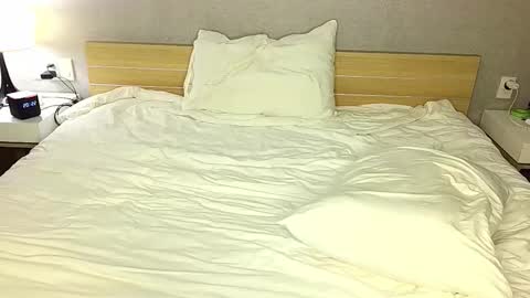 Alex online show from 02/25/26, 05:22