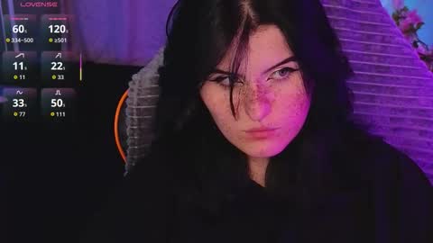 Snapshot of darksh1ne chatting on 11/03/25, 06:14 Shine online show from 11/03/25, 06:14