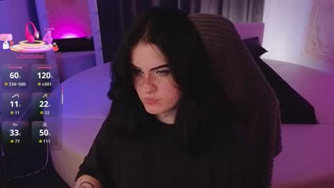 Snapshot of darksh1ne chatting on 11/13/25, 06:01 Shine online show from 11/13/25, 06:01