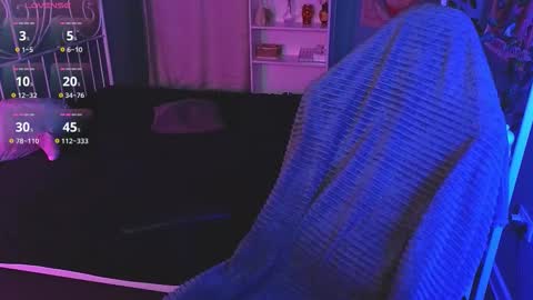 Snapshot of darksh1ne chatting on 11/26/25, 07:09 Shine online show from 11/26/25, 07:09