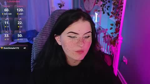 Snapshot of darksh1ne chatting on 11/29/25, 06:05 Shine online show from 11/29/25, 06:05