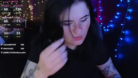 Snapshot of darksh1ne chatting on 12/14/25, 11:26 Shine online show from 12/14/25, 11:26