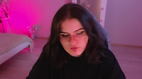 Snapshot of darksh1ne chatting on 02/04/26, 09:09 Shine online show from 02/04/26, 09:09