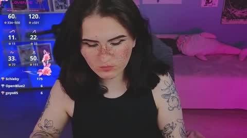 Snapshot of darksh1ne chatting on 04/01/26, 09:23 Shine online show from 04/01/26, 09:23