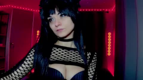 Snapshot of darkskullmistress chatting on 01/09/26, 03:42 roseredgoddess online show from 01/09/26, 03:42