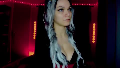 Snapshot of darkskullmistress chatting on 02/11/26, 02:49 roseredgoddess online show from 02/11/26, 02:49