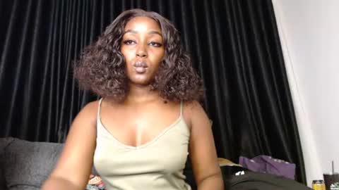 darktanqueen online show from 06/18/26, 03:40