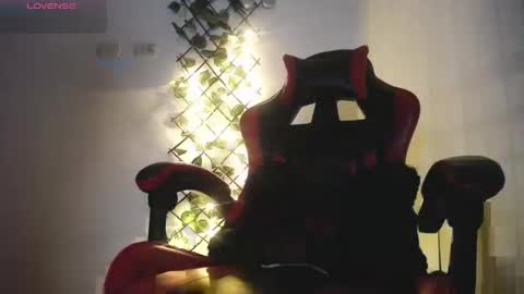 Snapshot of darkviper26 chatting on 04/05/26, 11:24 darkviper26 online show from 04/05/26, 11:24