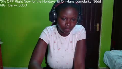 Snapshot of darky_36dd chatting on 04/09/26, 06:19 exclusive sexual content -- IGTwitterX darky 32dd online show from 04/09/26, 06:19
