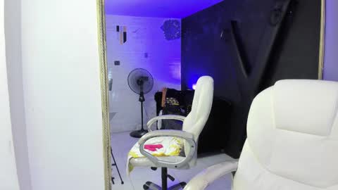 Darling online show from 03/01/25, 06:54