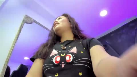 Snapshot of darlingbdsm_ chatting on 12/19/25, 04:14 Darling online show from 12/19/25, 04:14