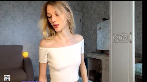 Snapshot of darlingdarinka chatting on 11/01/25, 08:27 D online show from 11/01/25, 08:27