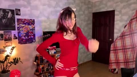 Snapshot of darlingdarinka chatting on 12/15/25, 03:44 D online show from 12/15/25, 03:44