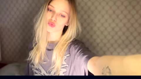 Snapshot of darlingdarinka chatting on 12/20/25, 09:49 D online show from 12/20/25, 09:49