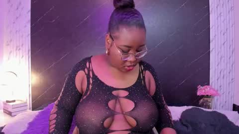  Darnell Queen online show from 11/10/25, 04:44