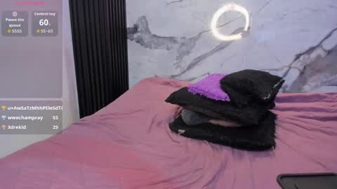  Darnell Queen online show from 04/24/26, 12:18
