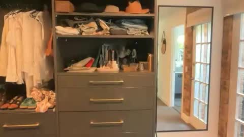 Snapshot of dartanian0001 chatting on 09/17/25, 04:03 dartanian0001 online show from 09/17/25, 04:03