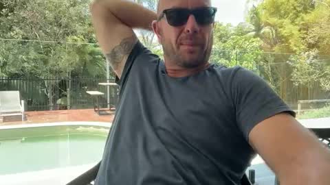 Snapshot of dartanian0001 chatting on 10/19/25, 02:01 dartanian0001 online show from 10/19/25, 02:01