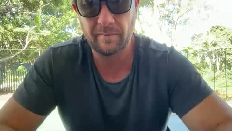 Snapshot of dartanian0001 chatting on 10/22/25, 04:35 dartanian0001 online show from 10/22/25, 04:35