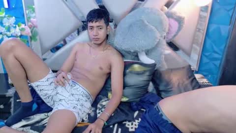 Snapshot of darwinandbrayan chatting on 12/04/25, 04:00 darwinandbrayan online show from 12/04/25, 04:00