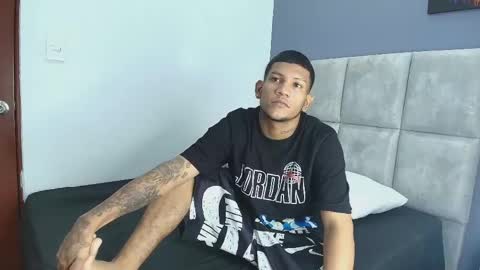 Snapshot of darwinwavex chatting on 04/15/26, 02:35 darwinwavex online show from 04/15/26, 02:35