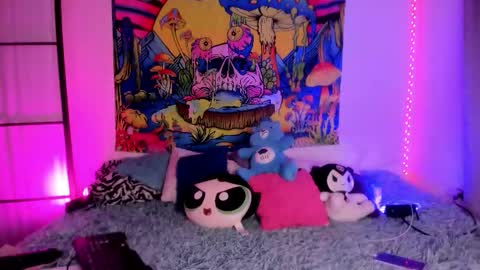 Snapshot of daryimiau chatting on 01/18/26, 01:37 daryimiau online show from 01/18/26, 01:37