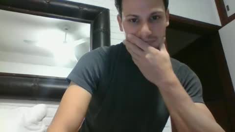 Snapshot of daryof chatting on 06/14/26, 10:23 Daryo Franco online show from 06/14/26, 10:23