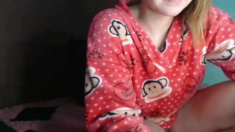 Dafne online show from 12/27/24, 01:22