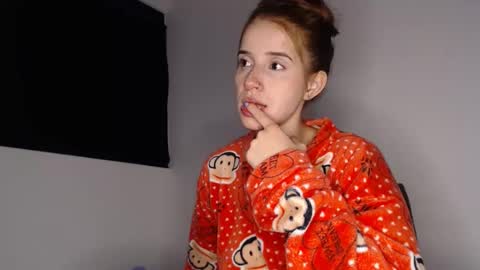 Dafne online show from 06/10/26, 02:45