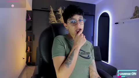 Snapshot of dass_roman chatting on 03/23/26, 09:19 Dass Roman online show from 03/23/26, 09:19