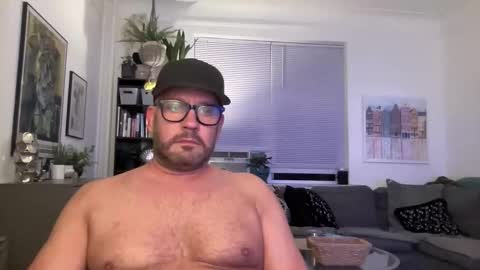 Snapshot of datguy127 chatting on 03/27/26, 01:11 Datguy127 online show from 03/27/26, 01:11
