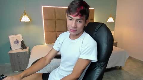 angel online show from 11/25/25, 11:54