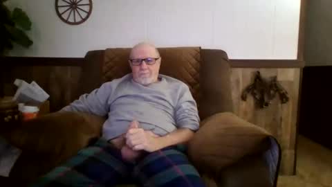 dave571960 online show from 11/05/25, 11:43