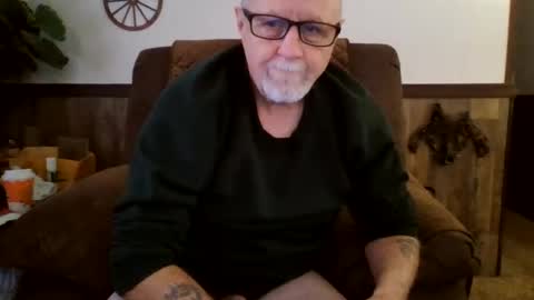 dave571960 online show from 11/13/25, 01:10