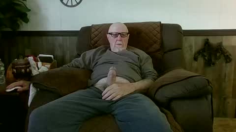 dave571960 online show from 05/17/26, 10:33