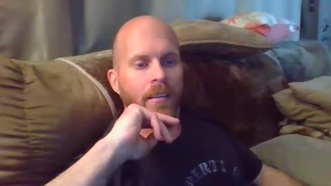 Snapshot of dave8404 chatting on 04/10/26, 12:32 Dave online show from 04/10/26, 12:32