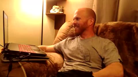 Snapshot of dave8404 chatting on 04/17/26, 10:51 Dave online show from 04/17/26, 10:51