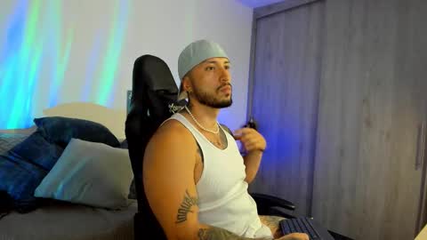 Snapshot of dave_max93 chatting on 11/10/25, 03:16 DAVE MAX online show from 11/10/25, 03:16