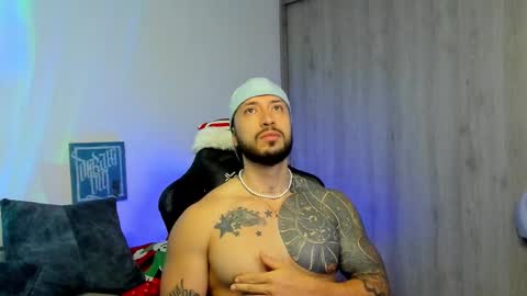 Snapshot of dave_max93 chatting on 12/01/25, 10:31 DAVE MAX online show from 12/01/25, 10:31