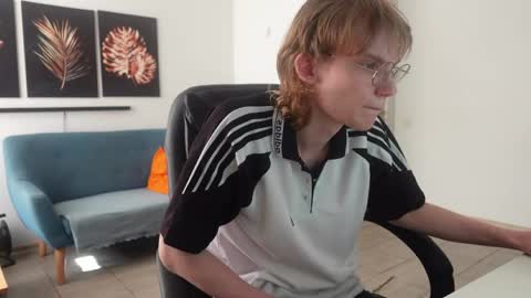 Snapshot of dave_redmond chatting on 04/15/26, 01:51 DAVE REDMOND online show from 04/15/26, 01:51