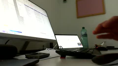 Snapshot of davesu12345 chatting on 12/12/24, 11:40 davesu12345 online show from 12/12/24, 11:40