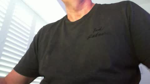 Snapshot of davesu12345 chatting on 10/06/25, 06:33 davesu12345 online show from 10/06/25, 06:33