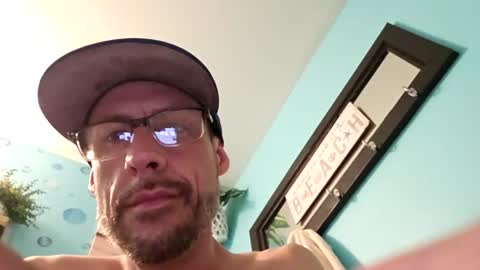 Snapshot of david1982yesyes chatting on 06/13/26, 05:44 david1982yesyes online show from 06/13/26, 05:44