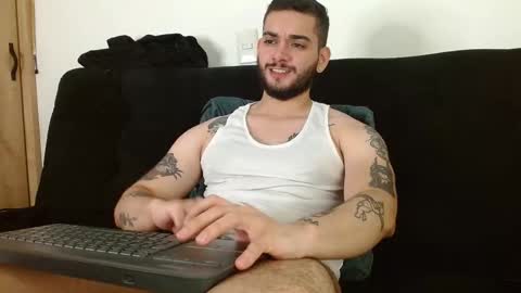 Snapshot of david_franco1 chatting on 09/08/25, 09:58 Twitter davidsanctum online show from 09/08/25, 09:58